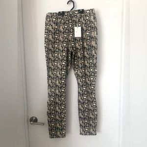 Good American pants. Snakeskin pattern fabric. Size 32/14